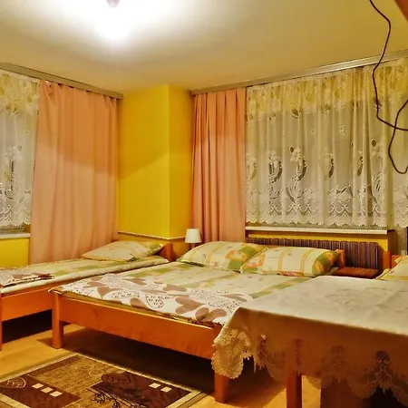 Homestay Goscinne U Moni *